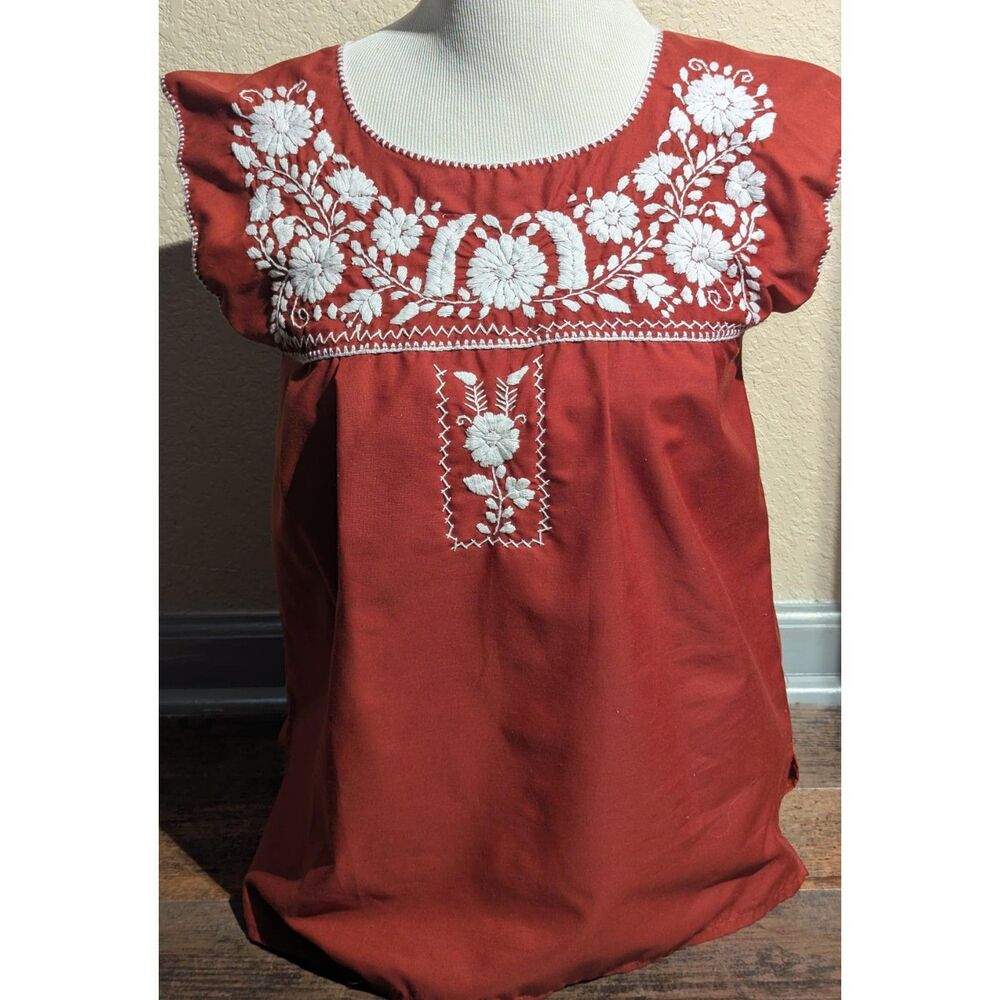 NATIVA Embroidered Top / Blouse - Size S - Beautiful Floral Design!